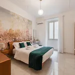 The Rent - Bright Two-bedrooms In Testaccio Area Lejlighed