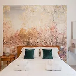 The Rent - Bright Two-bedrooms In Testaccio Area