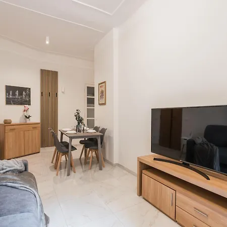 The Rent - Bright Two-bedrooms In Testaccio Area شقة *