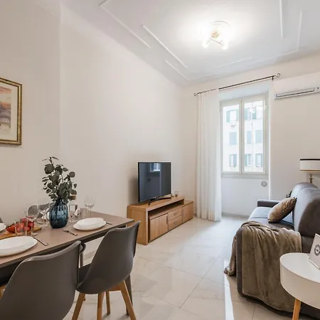 شقة The Rent - Bright Two-bedrooms In Testaccio Area